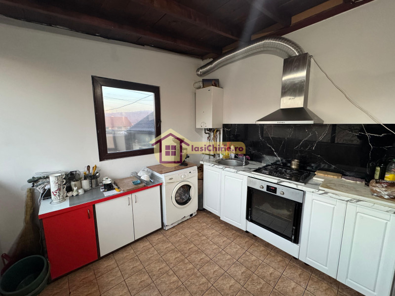 Casa de vanzare cu 4 camere in Iasi, zona Bucium - Poza 11