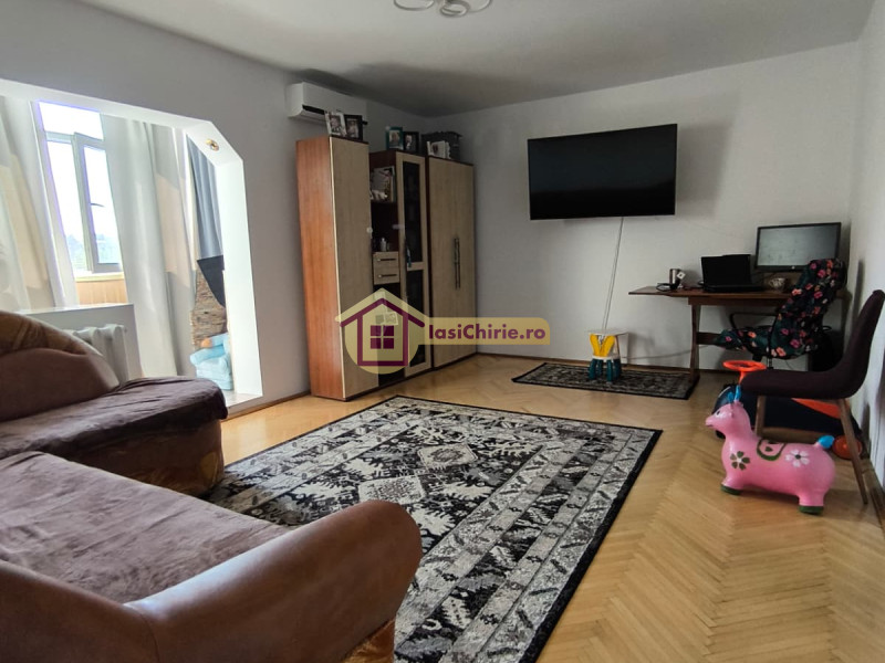 Apartament de vanzare cu 3 camere in Iasi, zona Poitiers - poza 2