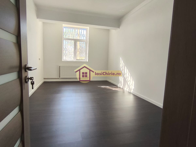 Apartament de vanzare cu 3 camere in Iasi, zona Copou - poza 3
