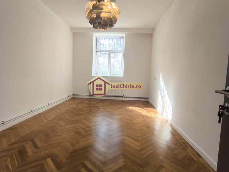 Apartament de vanzare cu 3 camere in Iasi, zona Copou - poza 1