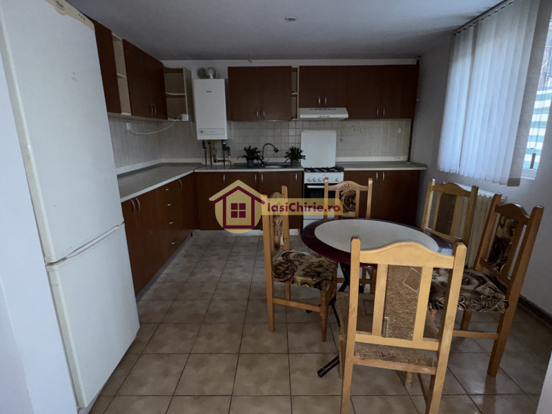 Casa de vanzare cu 6 camere in Iasi, zona Sararie - poza 3