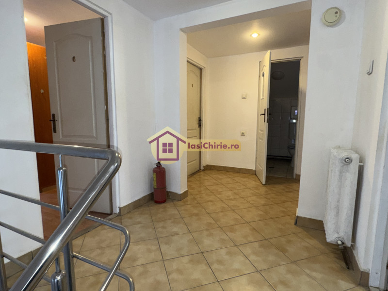 Casa de vanzare cu 6 camere in Iasi, zona Sararie - Poza 6
