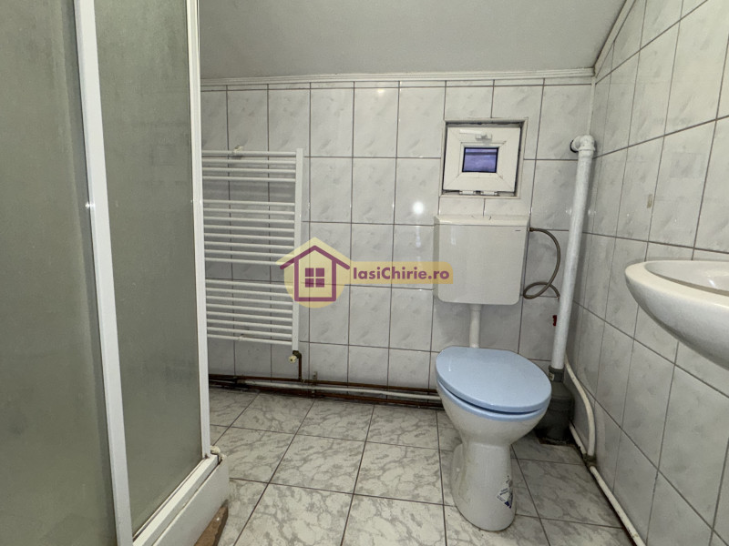 Casa de vanzare cu 6 camere in Iasi, zona Sararie - Poza 12