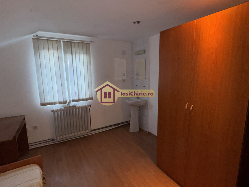 Casa de vanzare cu 6 camere in Iasi, zona Sararie - Poza 14