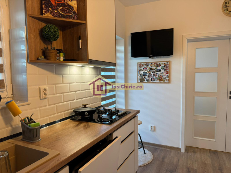 Casa de vanzare cu 4 camere in Iasi, zona Visani - Poza 9