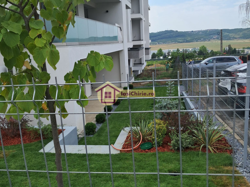 Apartament de vanzare cu 3 camere in Iasi, zona Valea Lupului - poza 2