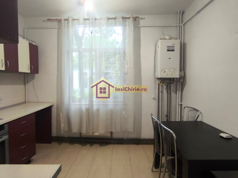 Apartament de vanzare cu 3 camere in Iasi, zona Copou - poza 3