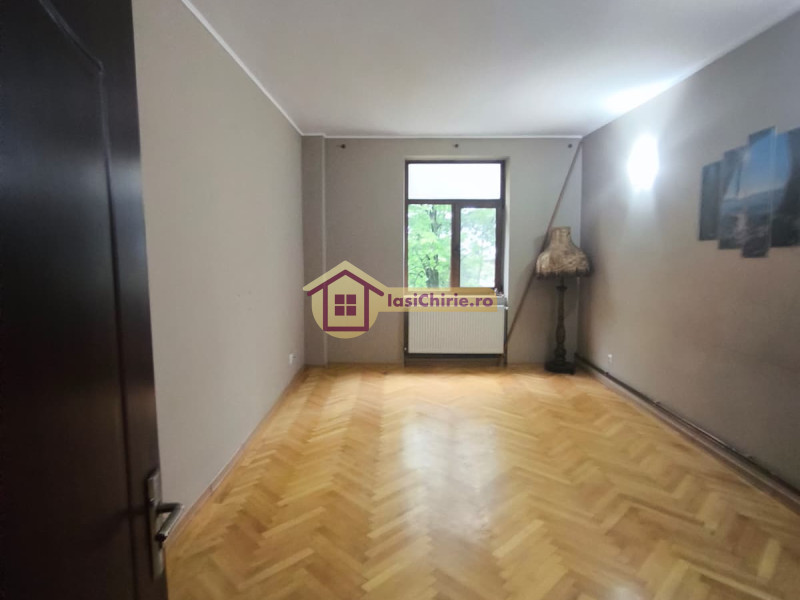 Apartament de vanzare cu 3 camere in Iasi, zona Copou - Poza 4