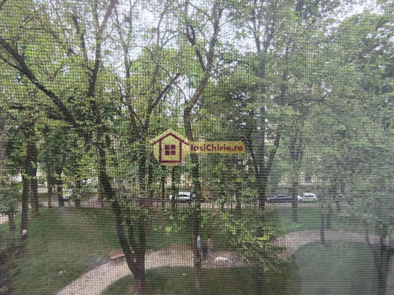 Apartament de vanzare cu 3 camere in Iasi, zona Copou - Poza 11