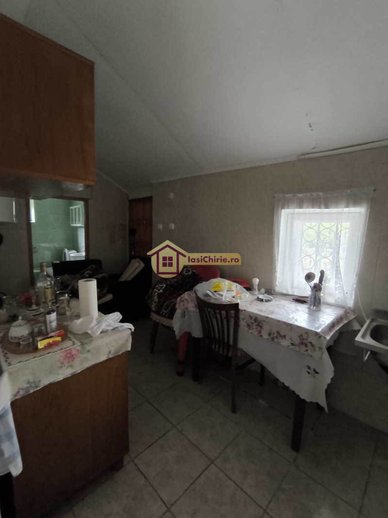 Casa de vanzare cu 2 camere in Iasi, zona Barnova - Poza 11