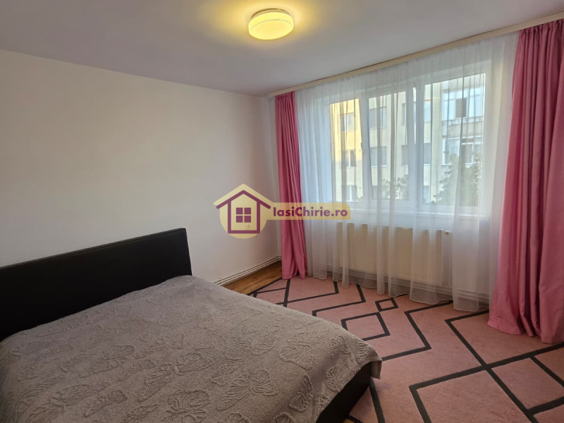 Apartament de vanzare cu 3 camere in Iasi, de tip decomandat, suprafata de 72 mp, zona Alexandru cel Bun