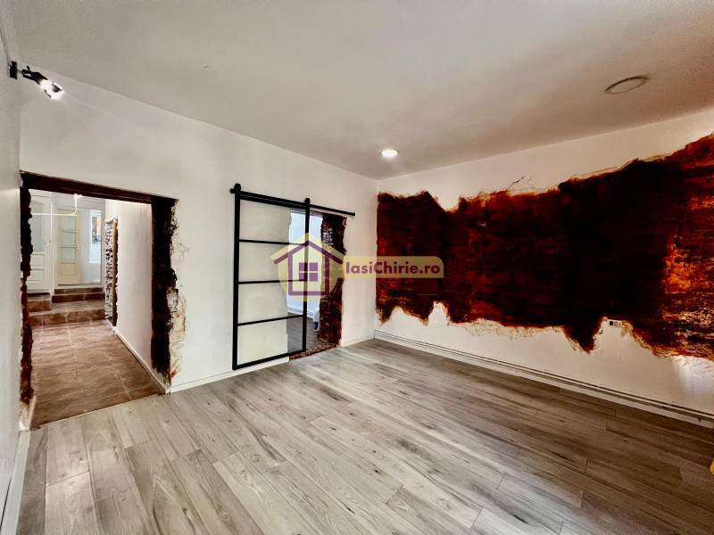Apartament de vanzare cu 2 camere in Iasi, de tip semidecomandat, suprafata de 68 mp, zona Central(Ultracentral)