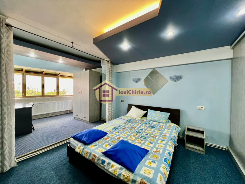 Apartament de inchiriat cu 4 camere in Iasi, de tip semidecomandat, suprafata de 110 mp, zona Centru Civic(Hala Centrala)