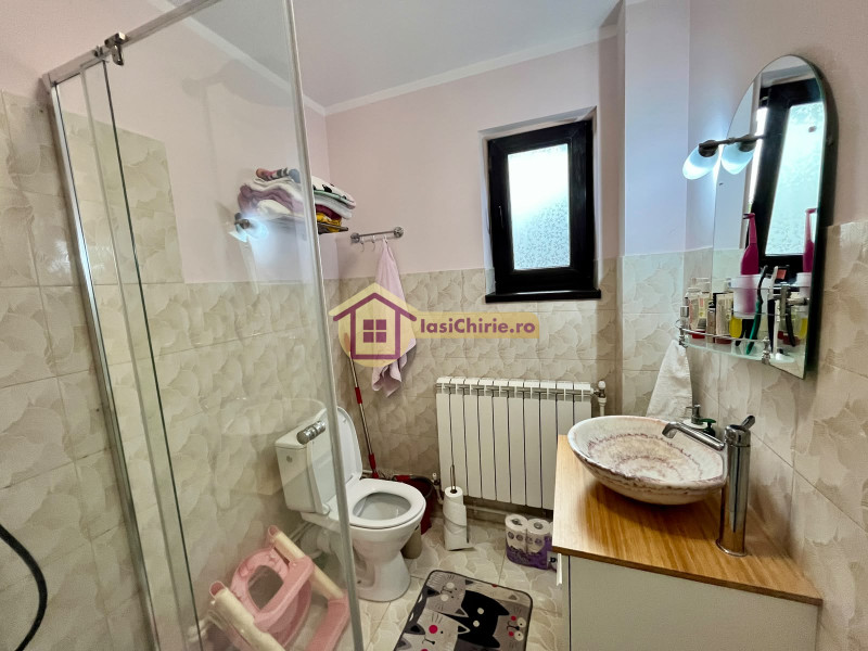 Casa de vanzare cu 5 camere in Iasi, zona Miroslava - Poza 11