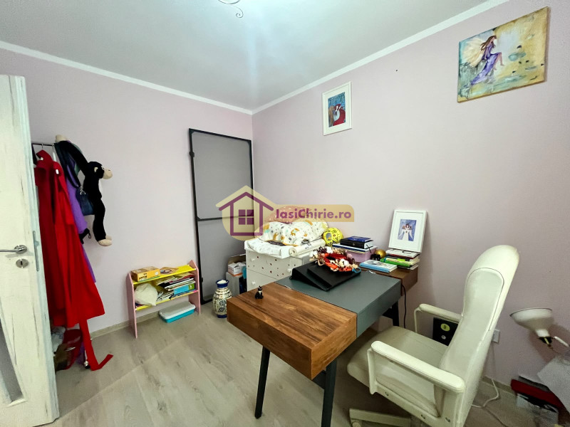 Casa de vanzare cu 5 camere in Iasi, zona Miroslava - Poza 5