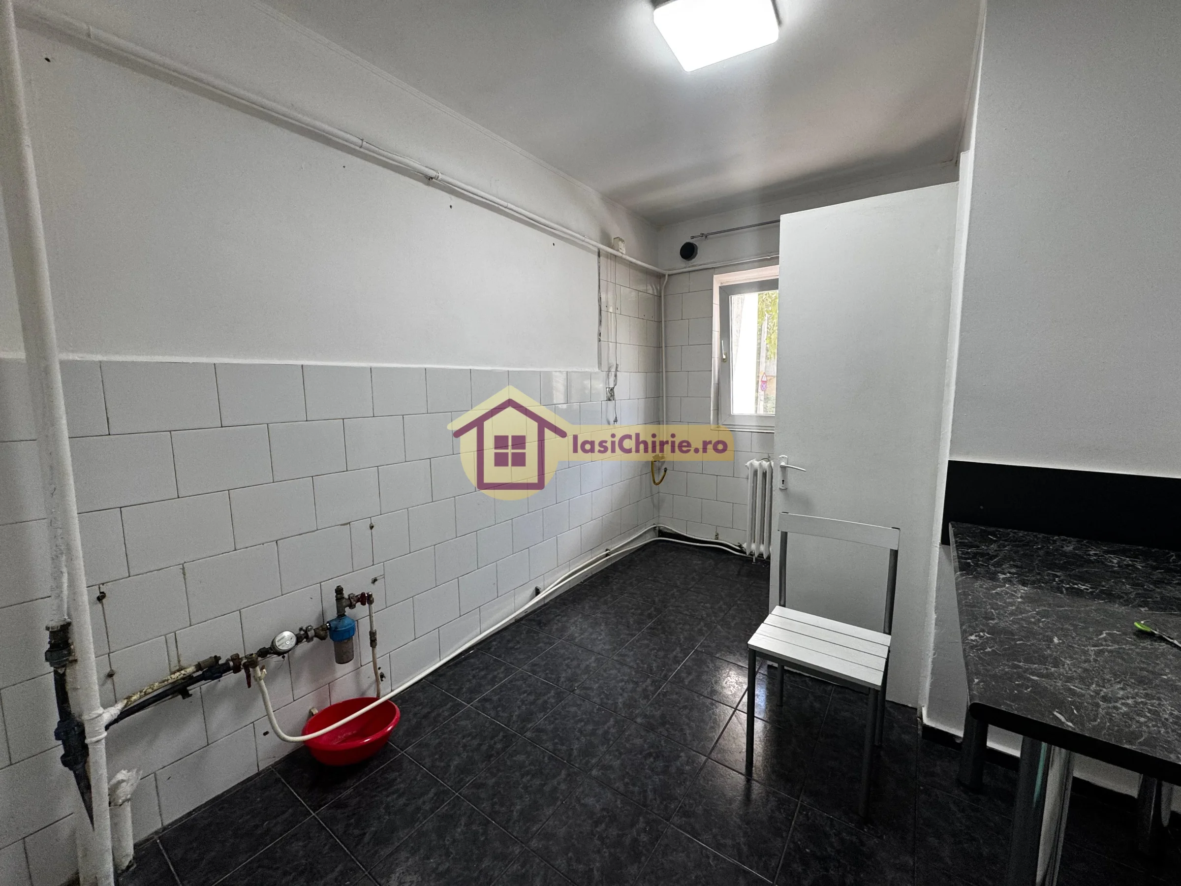 Apartament de vanzare cu 3 camere in Iasi, zona Metalurgie - Poza 9