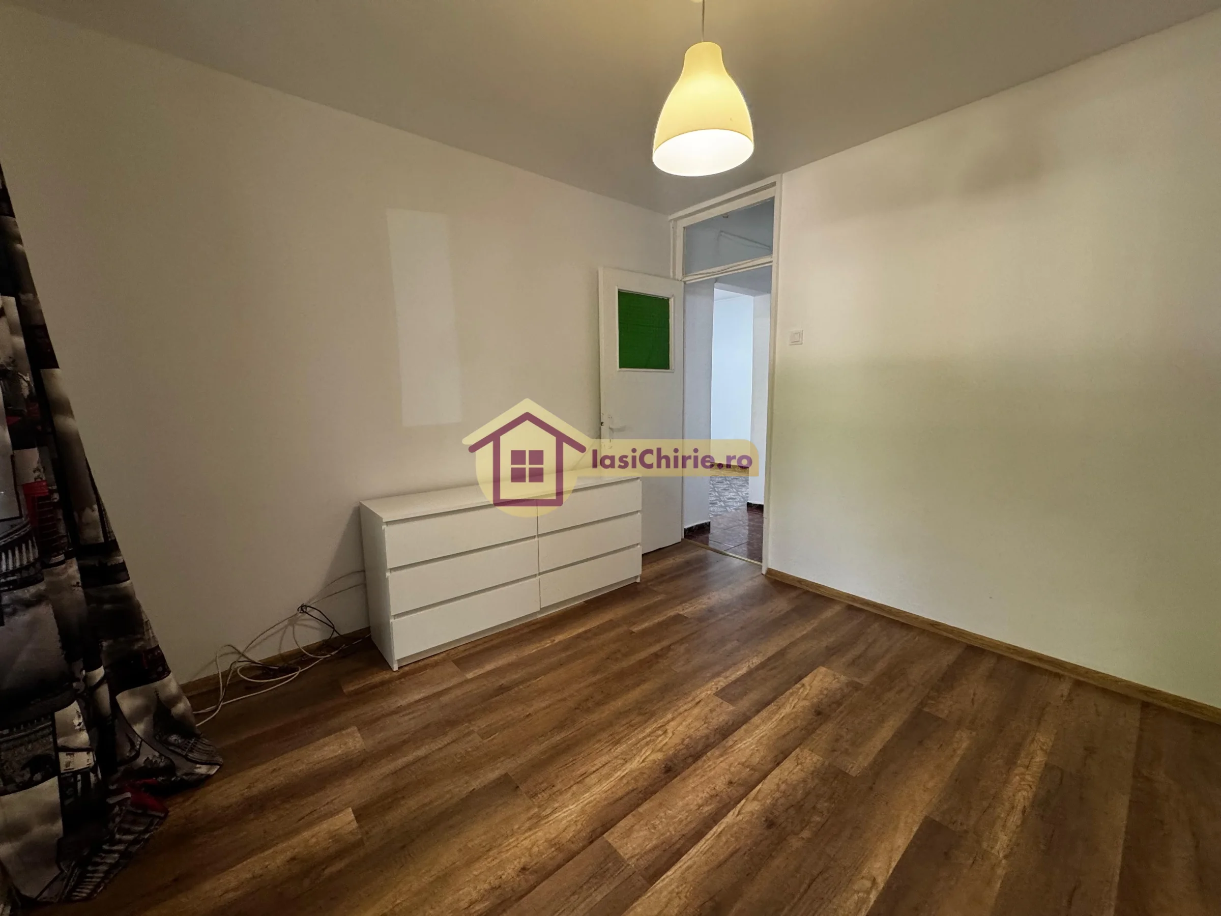 Apartament de vanzare cu 3 camere in Iasi, zona Metalurgie - Poza 2
