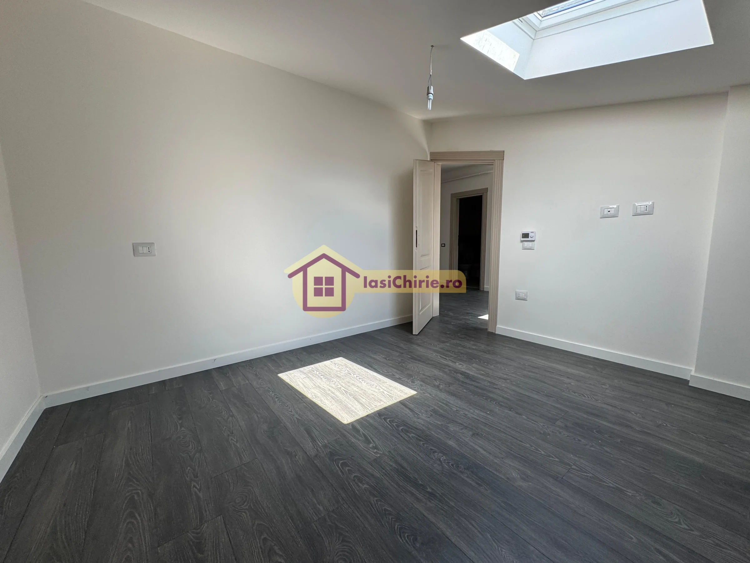 Apartament de vanzare cu 3 camere in Iasi, zona Visani - Poza 3