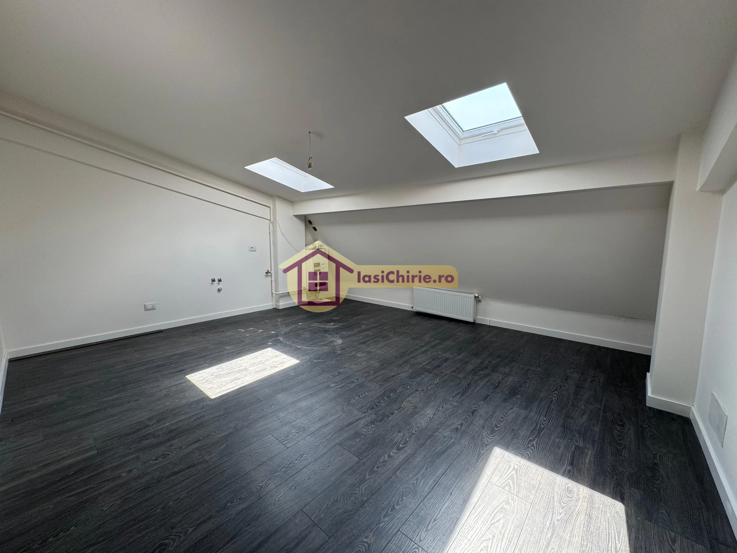Apartament de vanzare cu 3 camere in Iasi, zona Visani - Poza 2