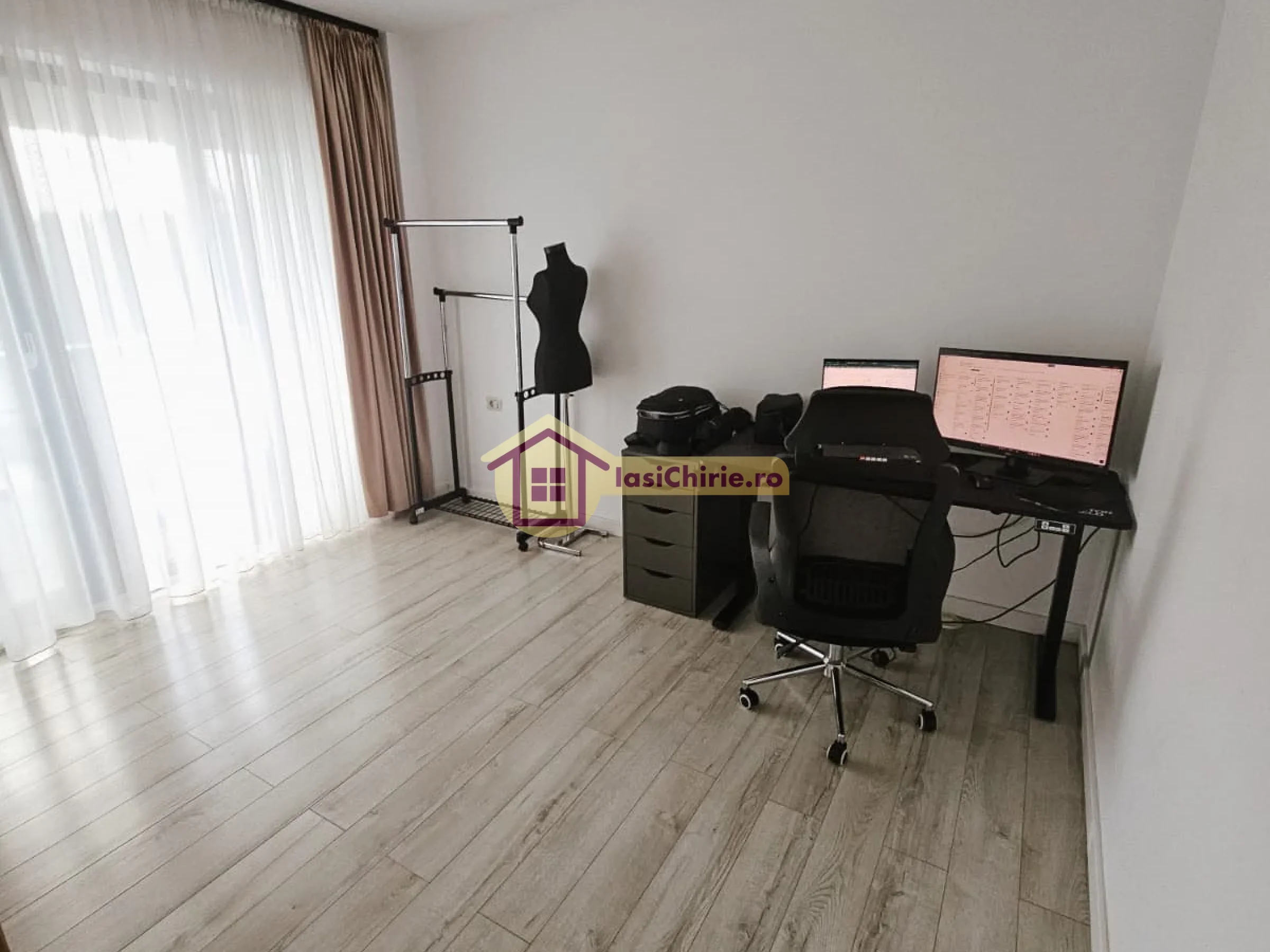 Apartament de vanzare cu 3 camere in Iasi, zona Valea Adanca - Poza 9
