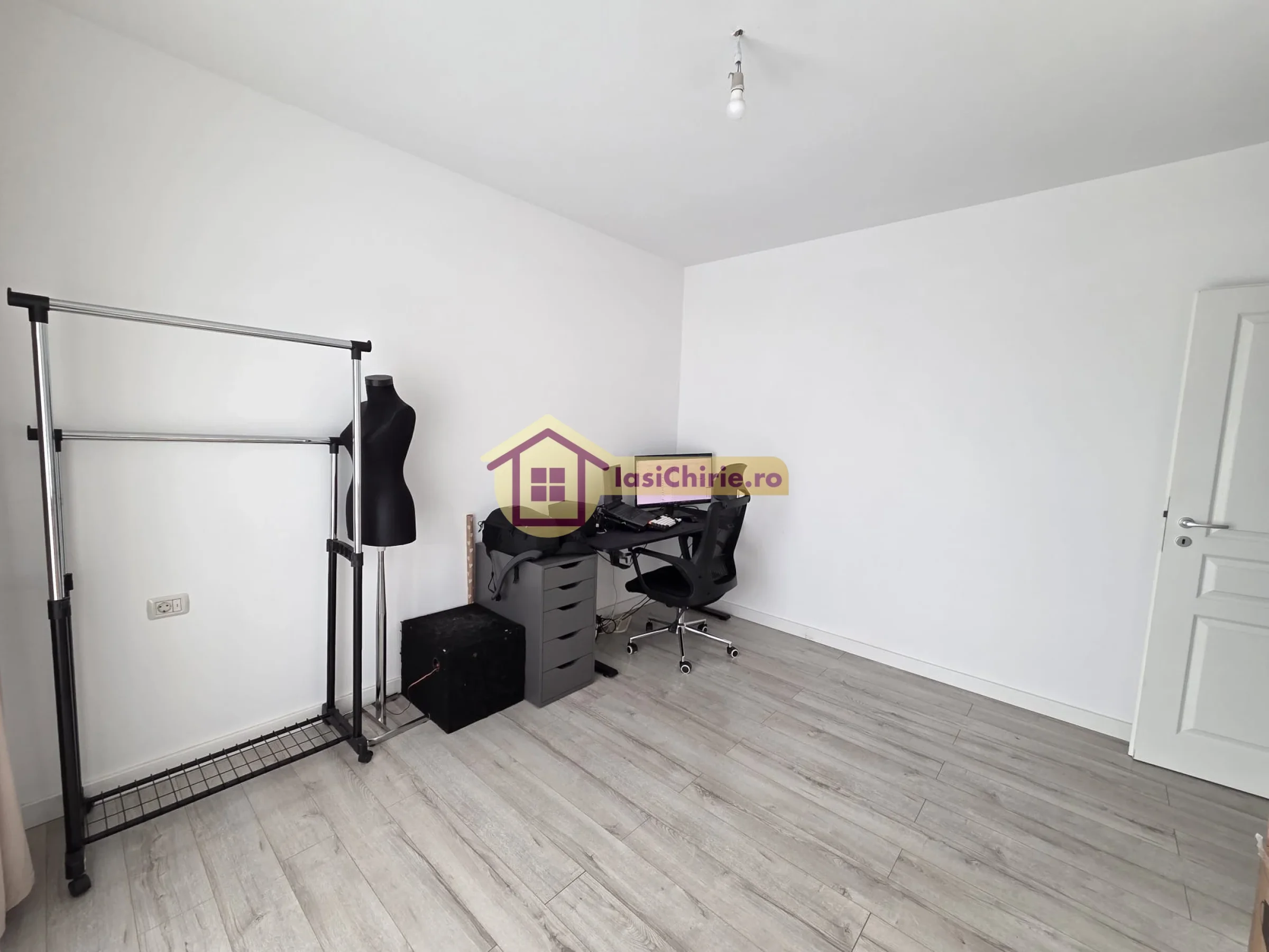 Apartament de vanzare cu 3 camere in Iasi, zona Valea Adanca - Poza 11