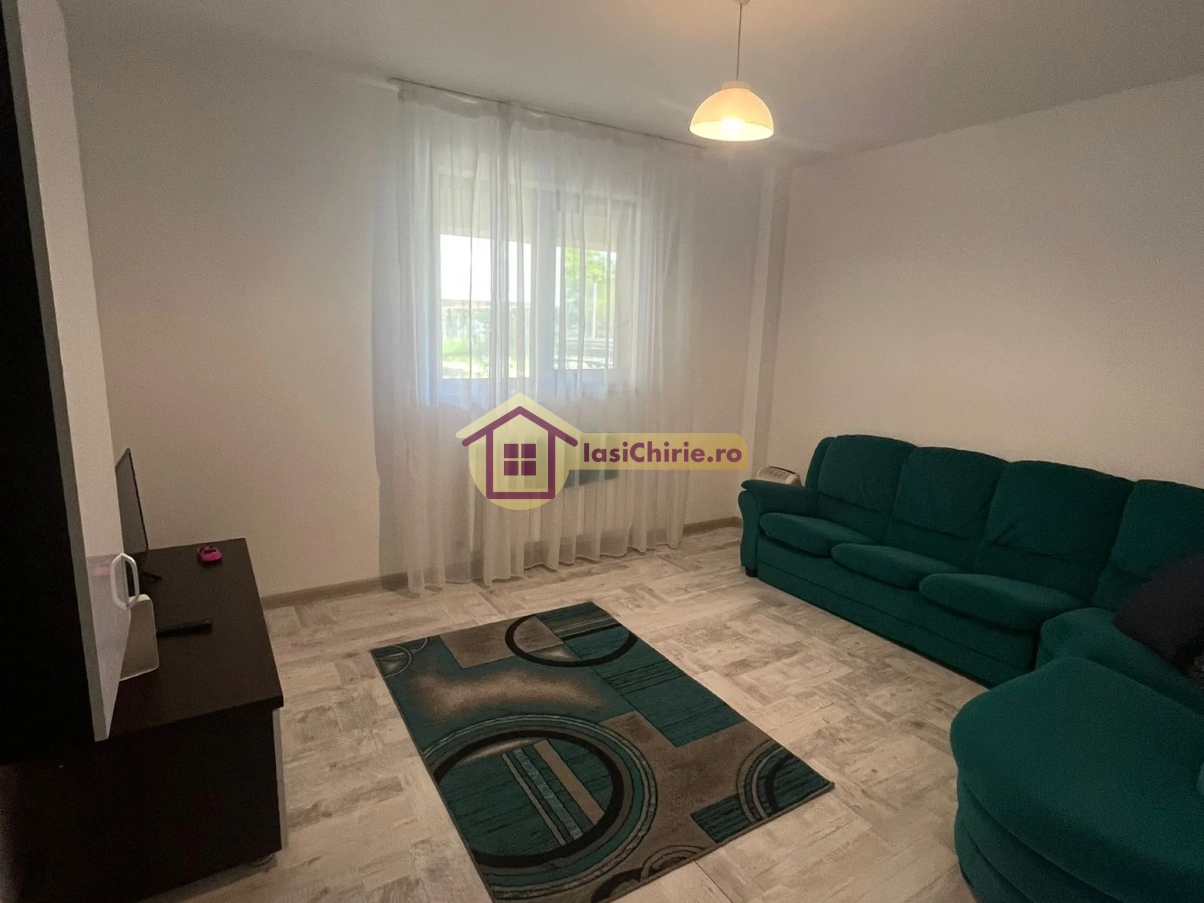 Apartament de inchiriat cu 2 camere in Iasi, de tip decomandat, suprafata de 45 mp, zona Moara de Vant