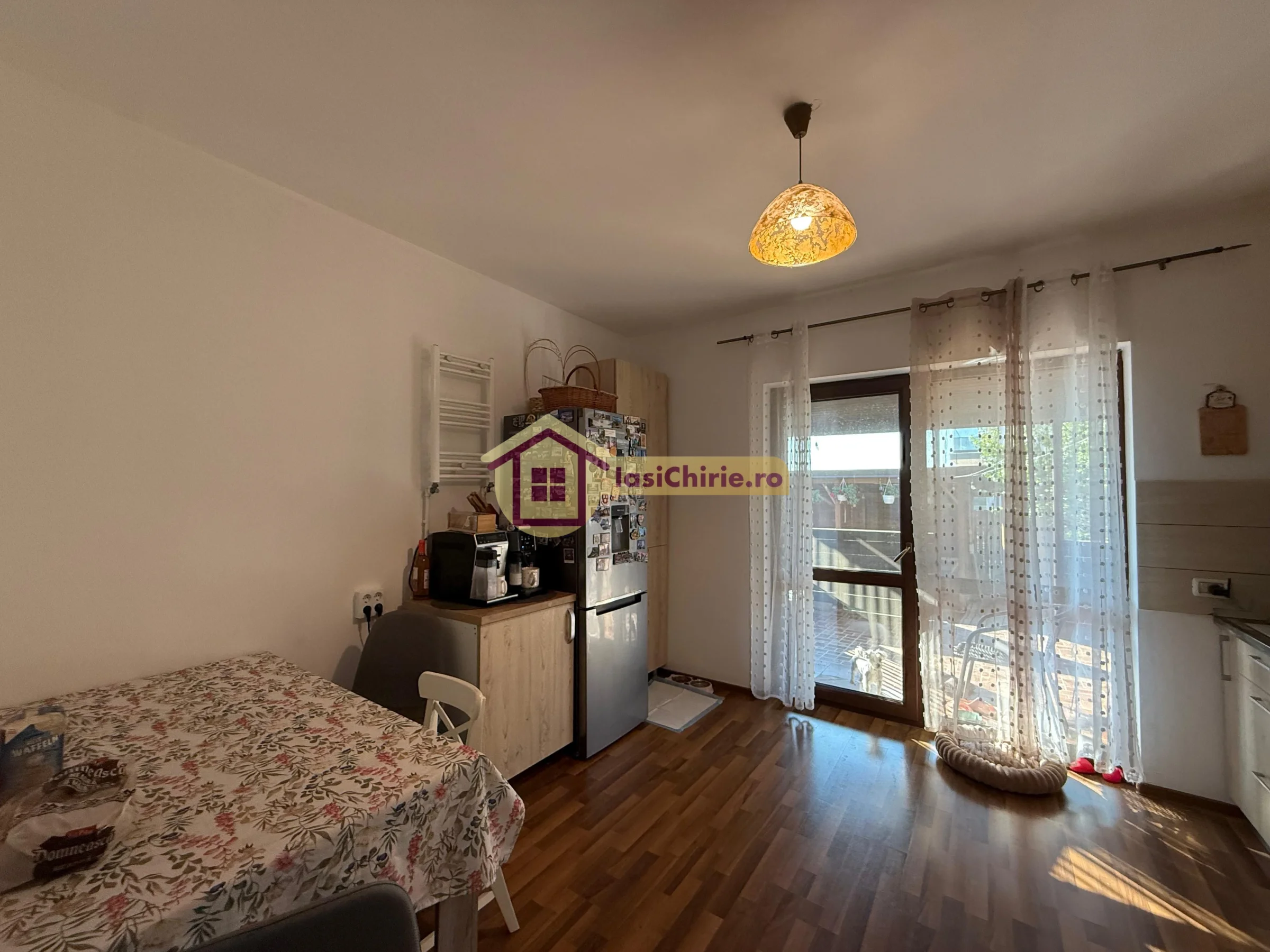 Casa de vanzare cu 4 camere in Iasi, zona Valea Lupului - Poza 6