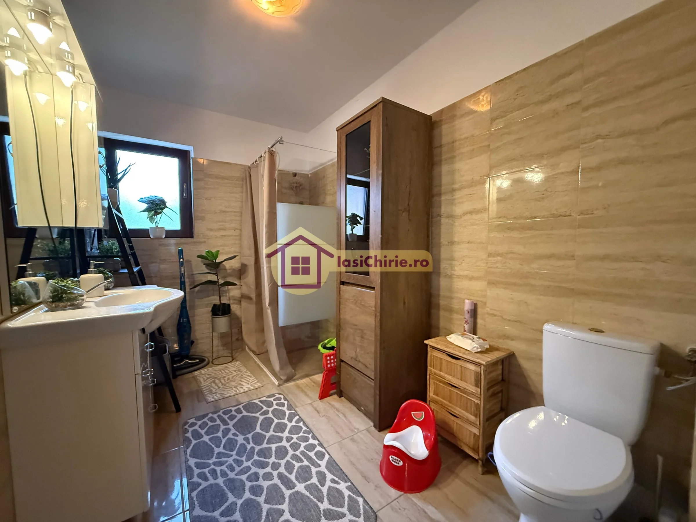 Casa de vanzare cu 4 camere in Iasi, zona Valea Lupului - Poza 8