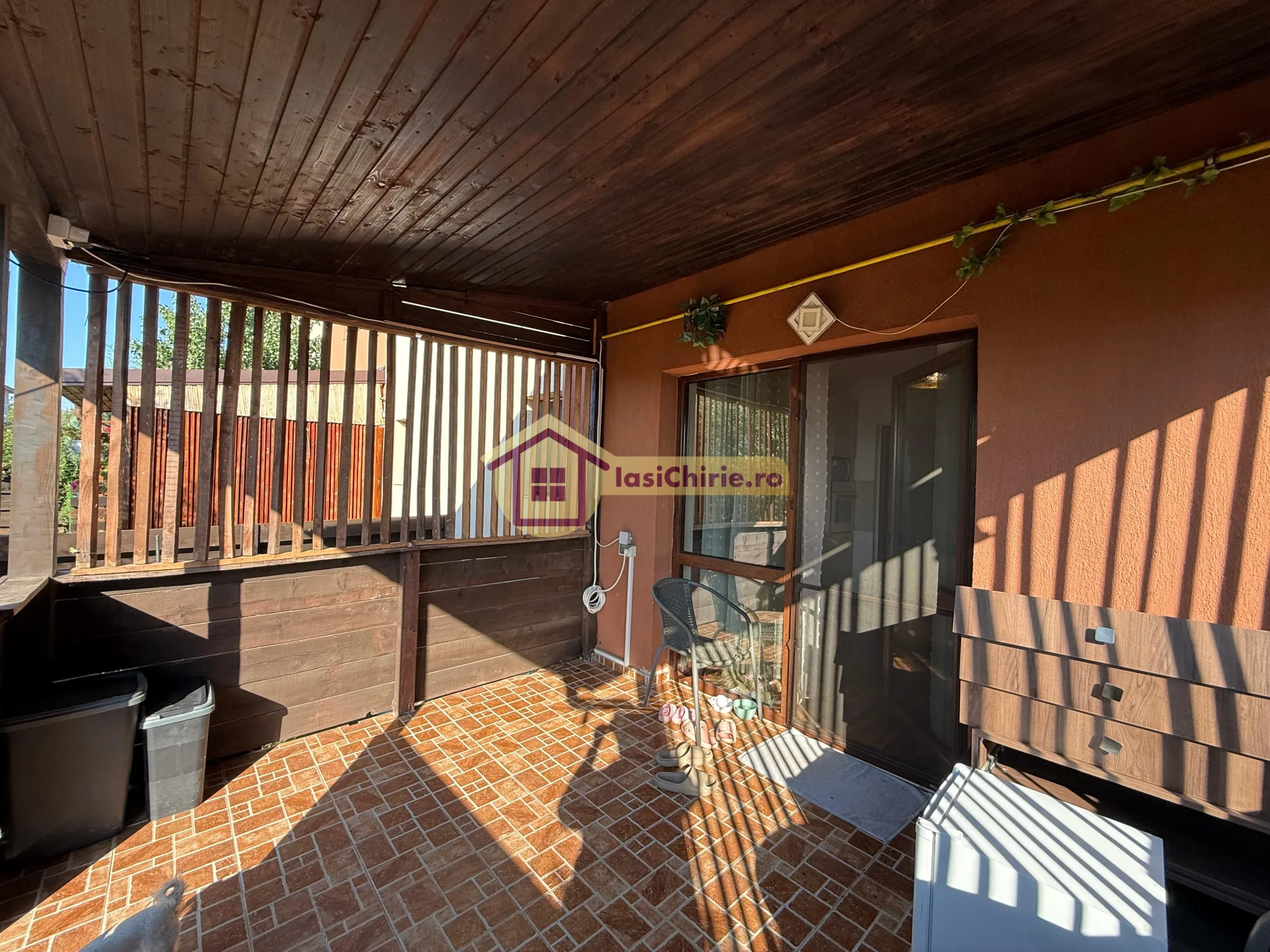 Casa de vanzare cu 4 camere in Iasi, zona Valea Lupului - Poza 9