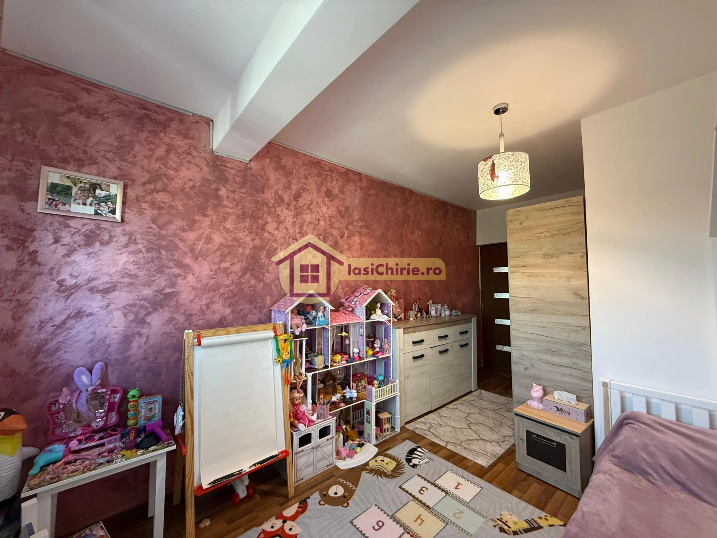 Casa de vanzare cu 4 camere in Iasi, zona Valea Lupului - Poza 11