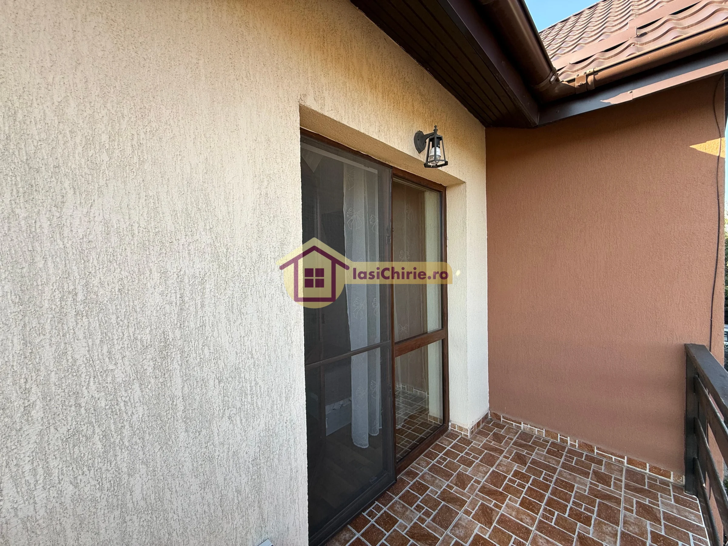 Casa de vanzare cu 4 camere in Iasi, zona Valea Lupului - Poza 14