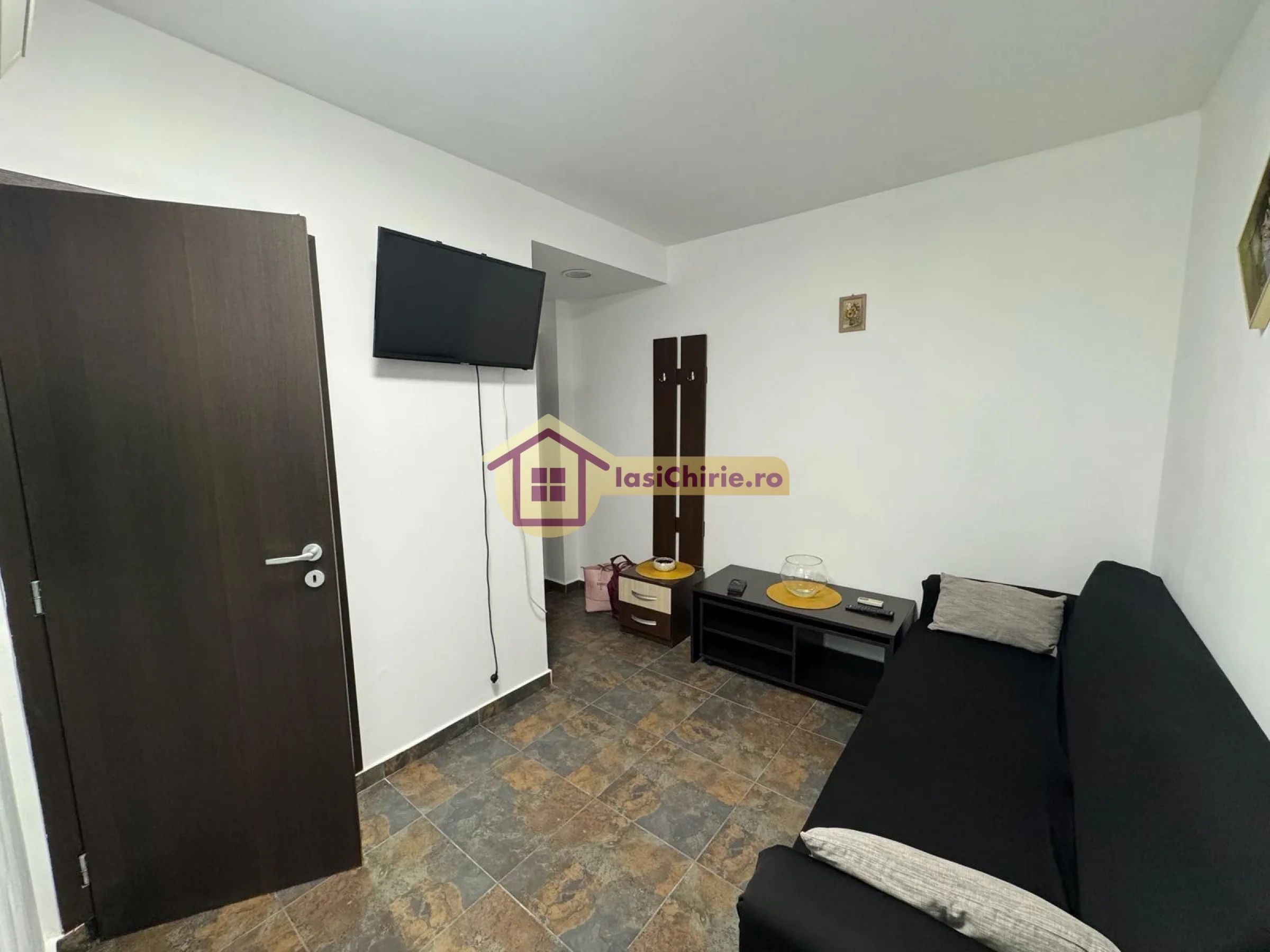 Apartament de inchiriat cu 2 camere in Iasi, de tip nedecomandat, suprafata de 35 mp, zona Cantemir