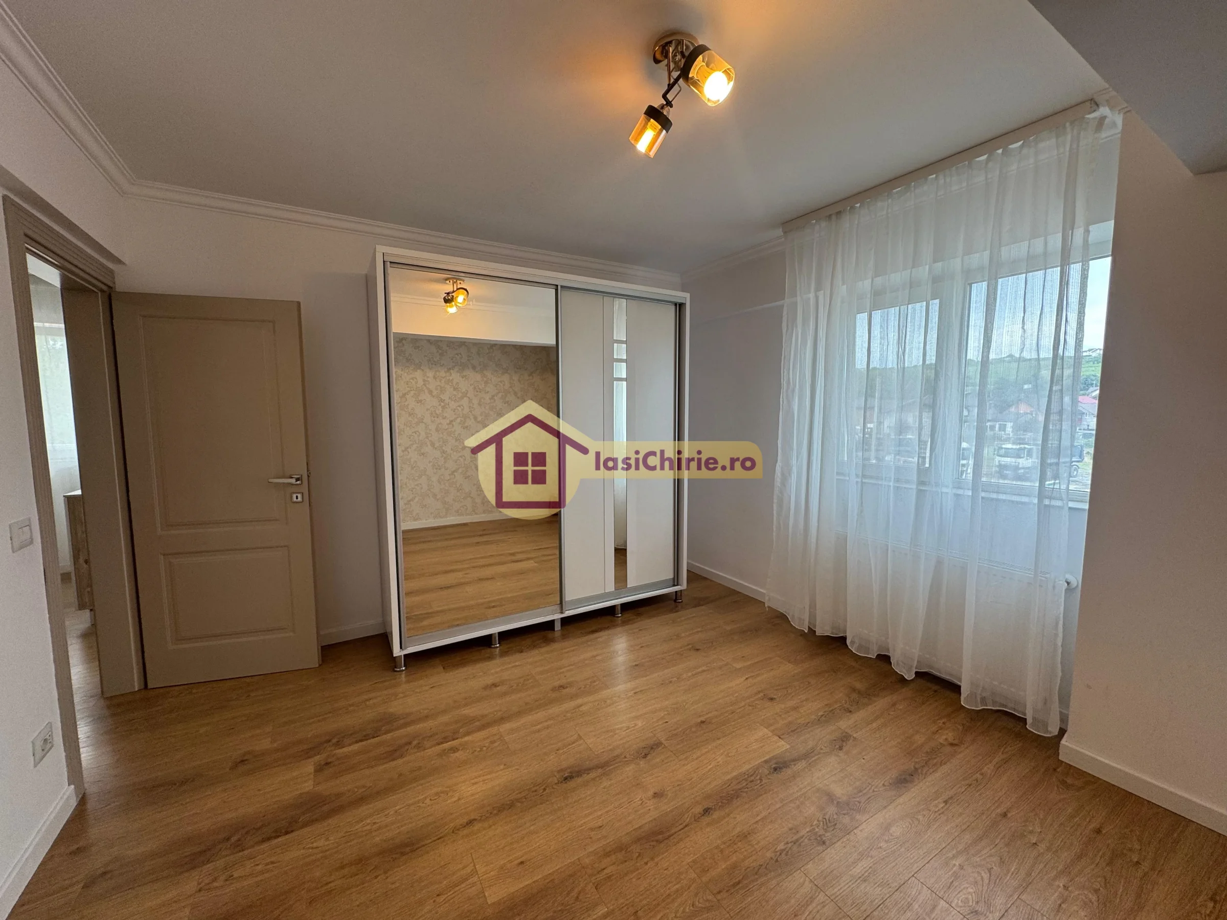 Apartament de vanzare cu 3 camere in Iasi, zona Visani - Poza 11