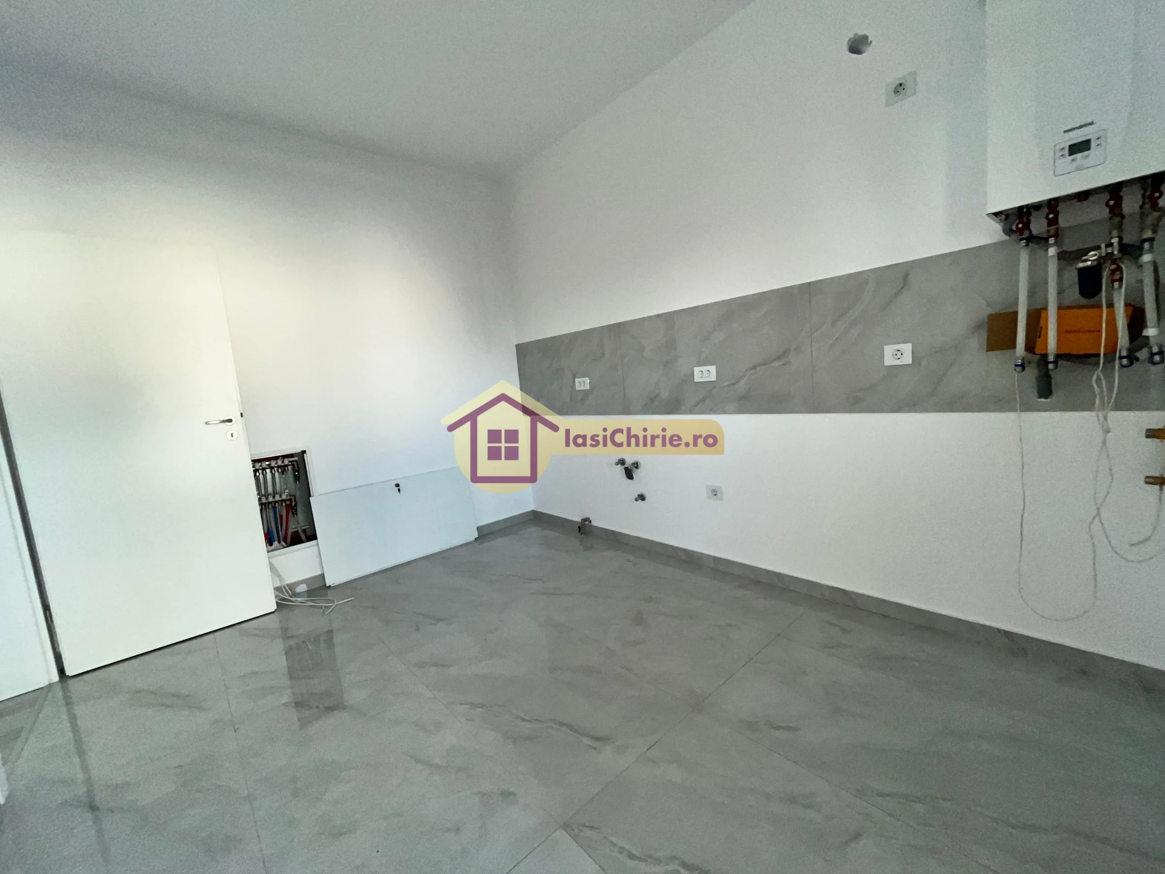 Casa de vanzare cu 4 camere in Iasi, zona Horpaz - Poza 12