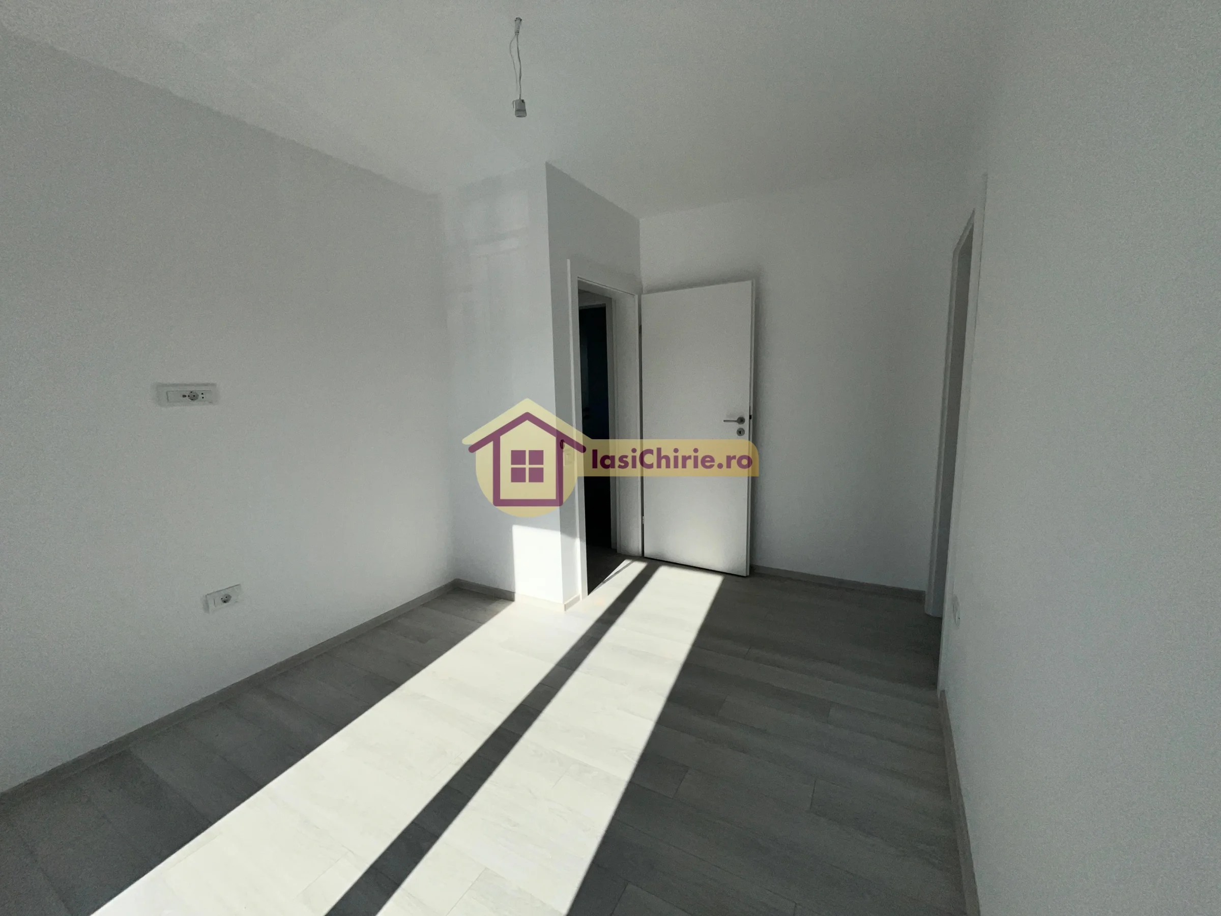 Casa de vanzare cu 4 camere in Iasi, zona Horpaz - Poza 17