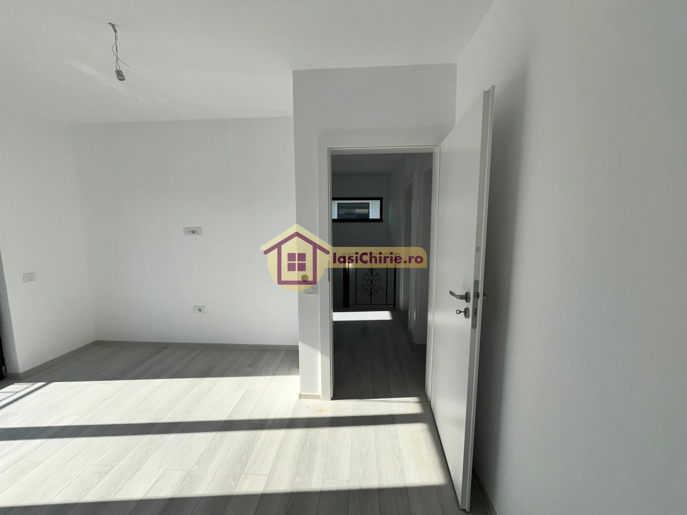 Casa de vanzare cu 4 camere in Iasi, zona Horpaz - Poza 18