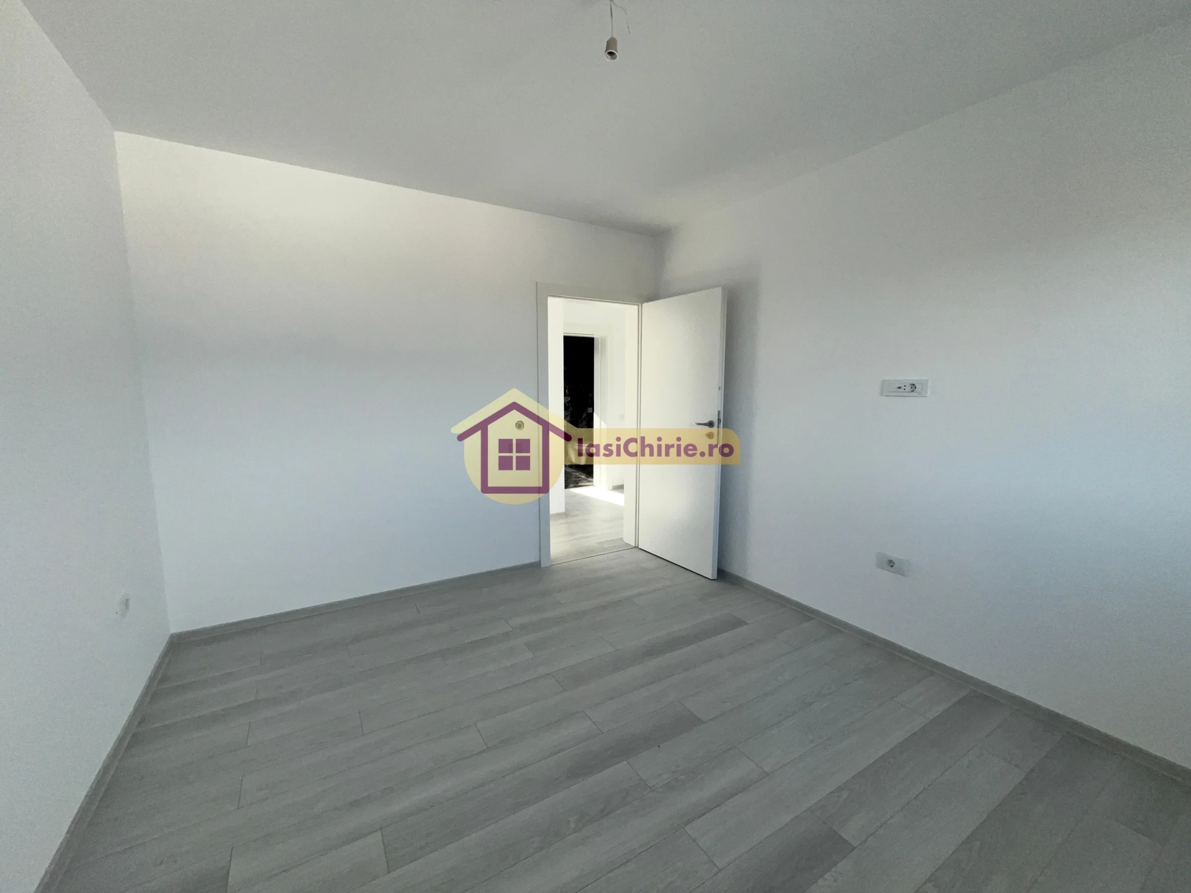 Casa de vanzare cu 4 camere in Iasi, zona Horpaz - Poza 20