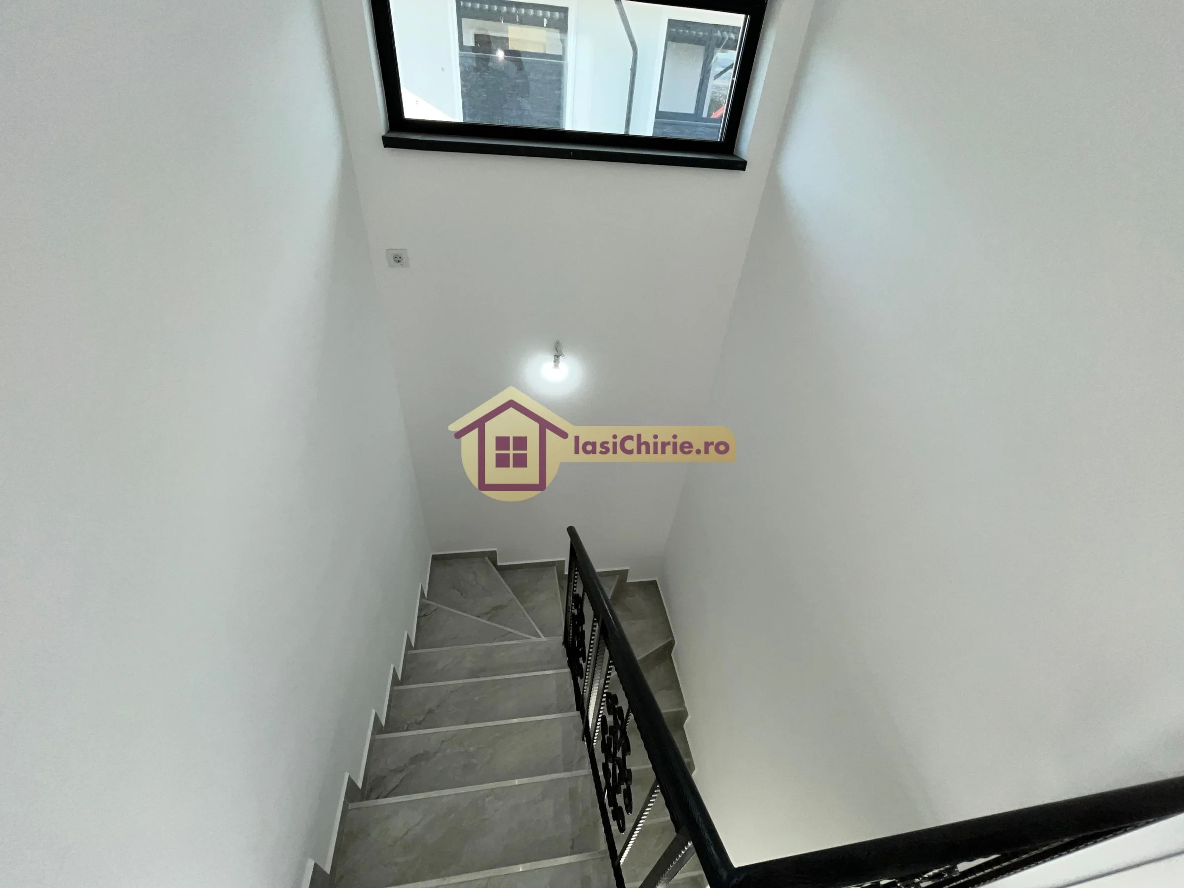 Casa de vanzare cu 4 camere in Iasi, zona Horpaz - Poza 14