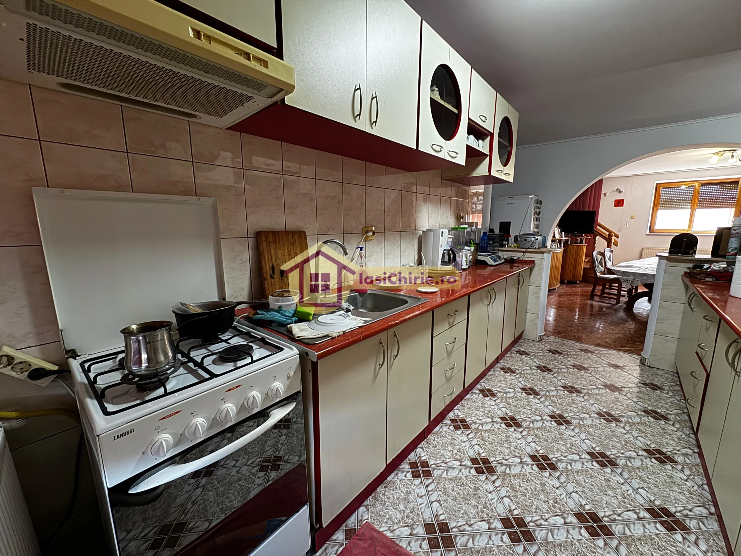 Casa de inchiriat cu 5 camere in Iasi, zona Tomesti - Poza 8