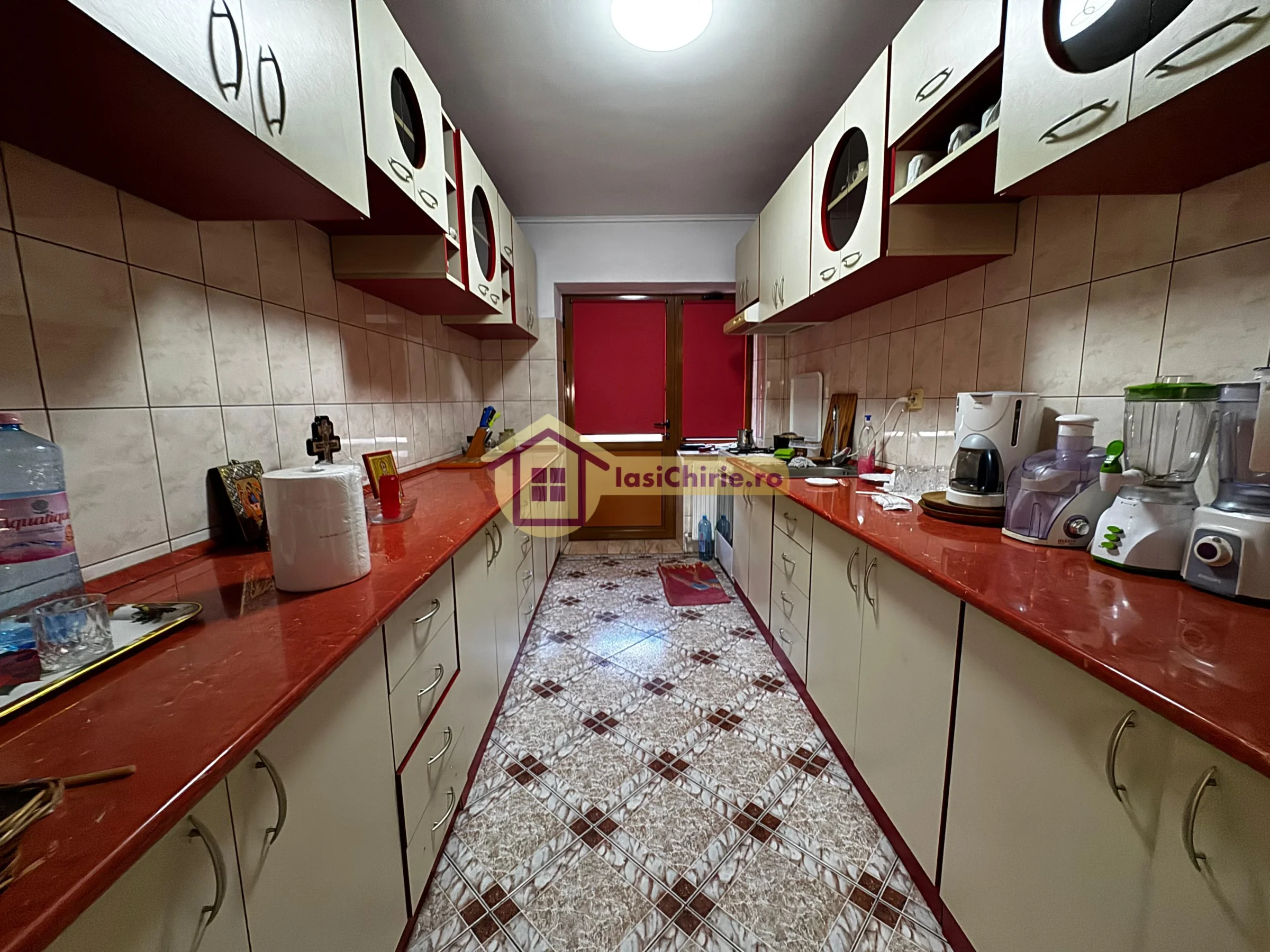 Casa de inchiriat cu 5 camere in Iasi, zona Tomesti - Poza 9
