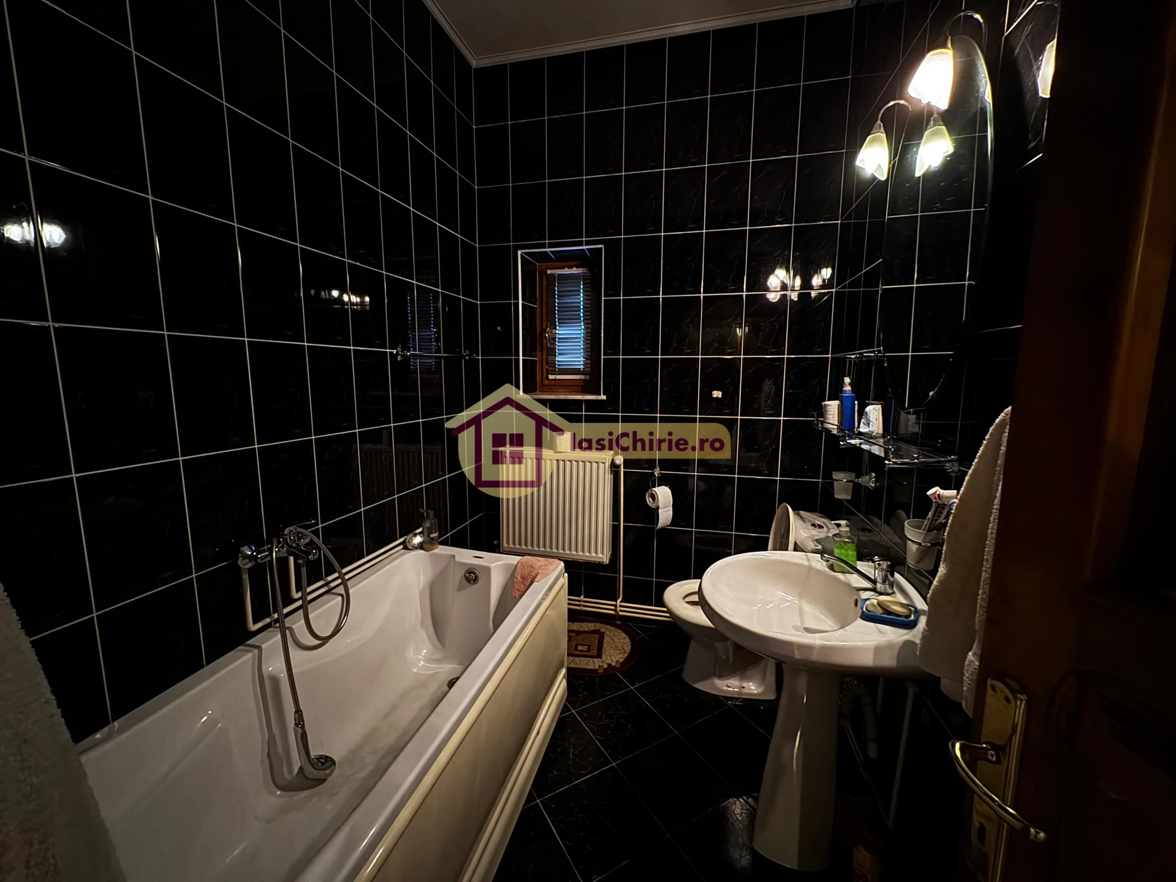 Casa de inchiriat cu 5 camere in Iasi, zona Tomesti - Poza 14