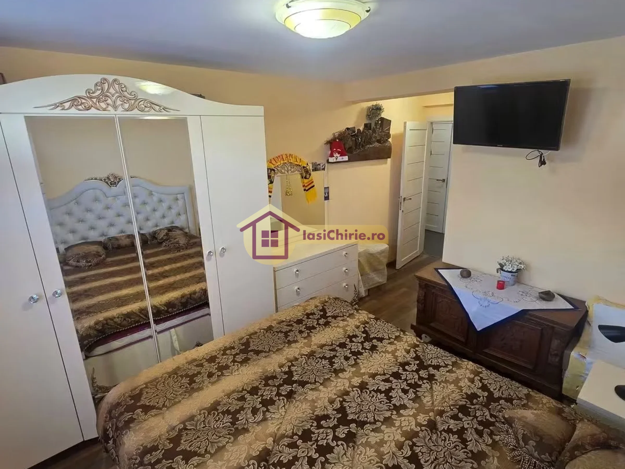 Apartament de vanzare cu 2 camere in Iasi, de tip semidecomandat, suprafata de 42 mp, zona Visani