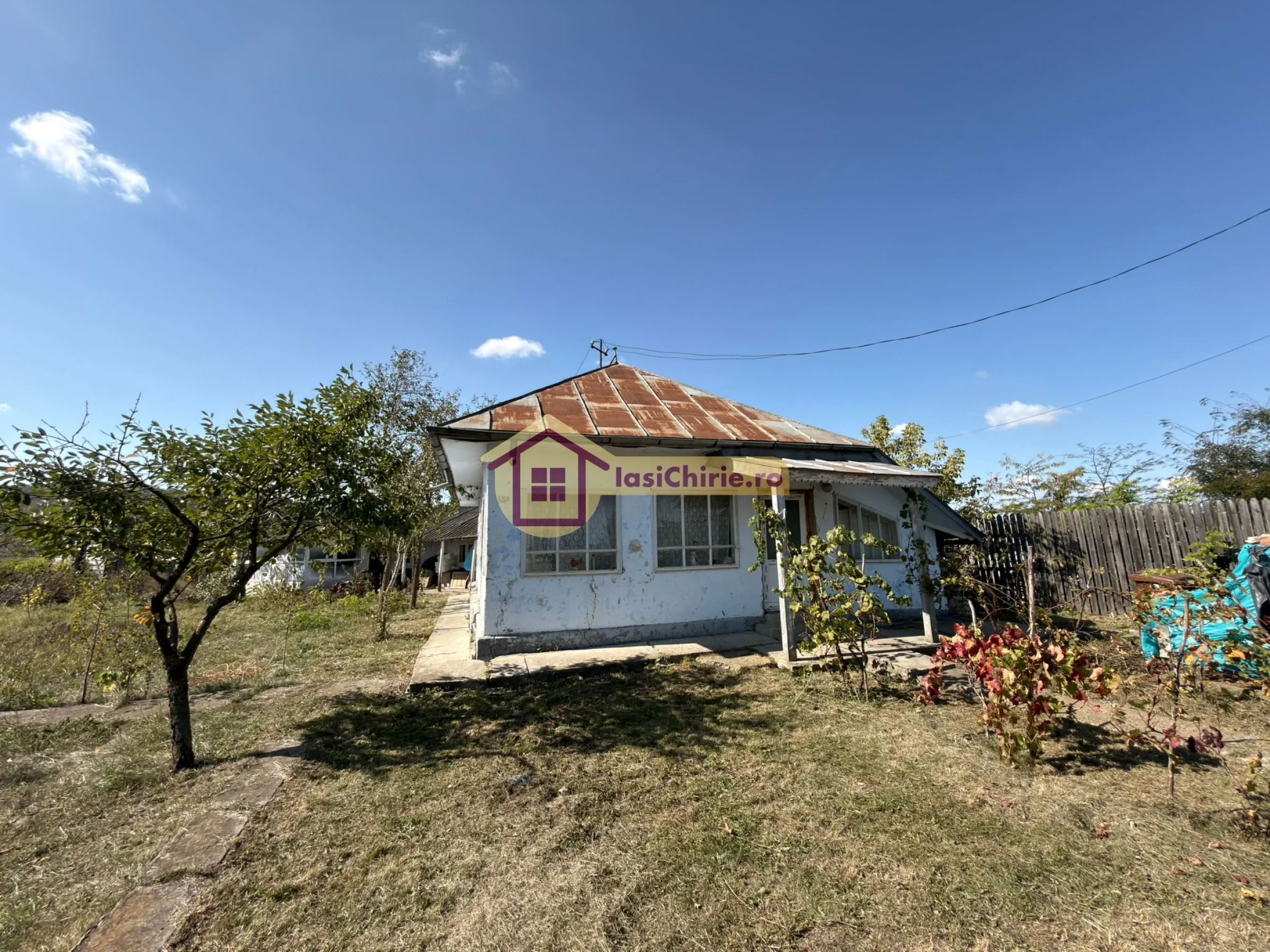 Casa de vanzare cu 3 camere in Iasi, zona Erbiceni - Poza 8