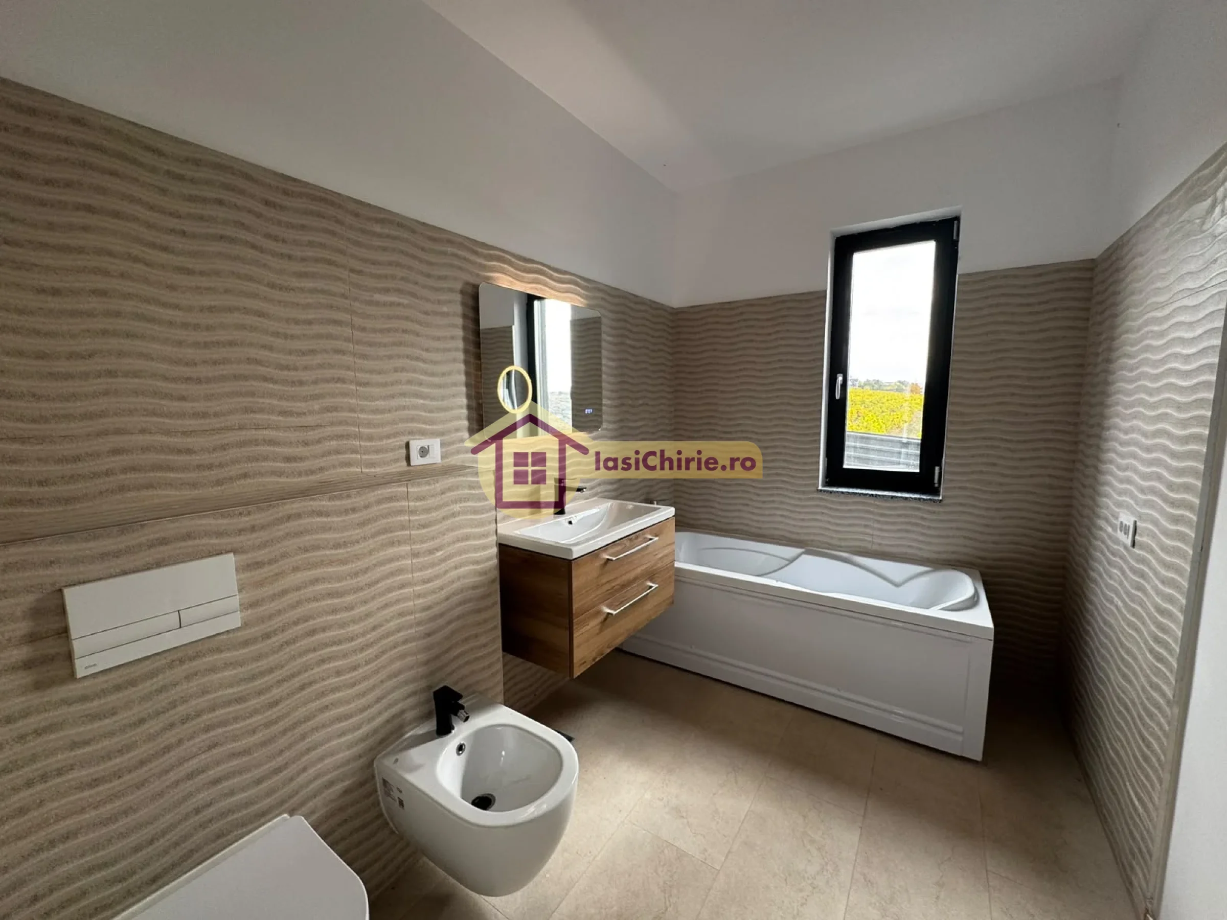 Casa de vanzare cu 5 camere in Iasi, zona Visani - Poza 9