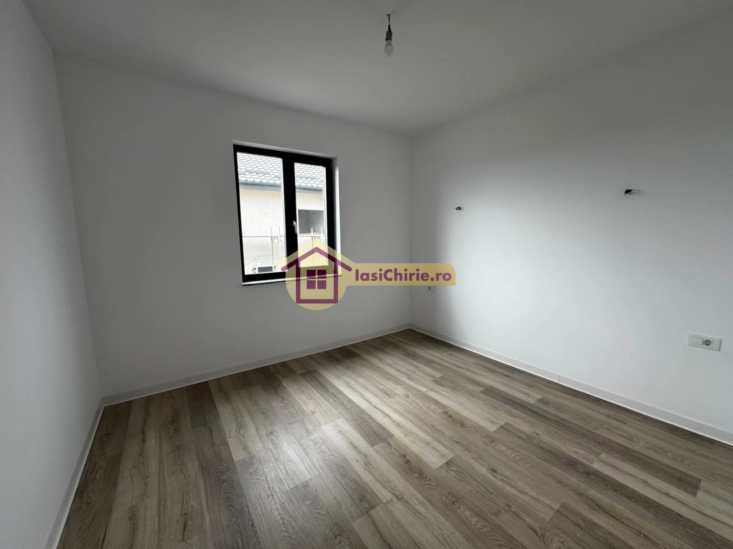 Casa de vanzare cu 5 camere in Iasi, zona Visani - Poza 11
