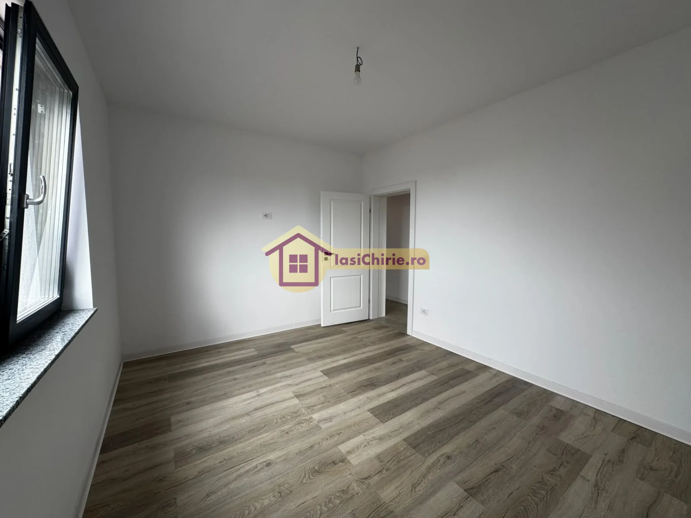 Casa de vanzare cu 5 camere in Iasi, zona Visani - Poza 12