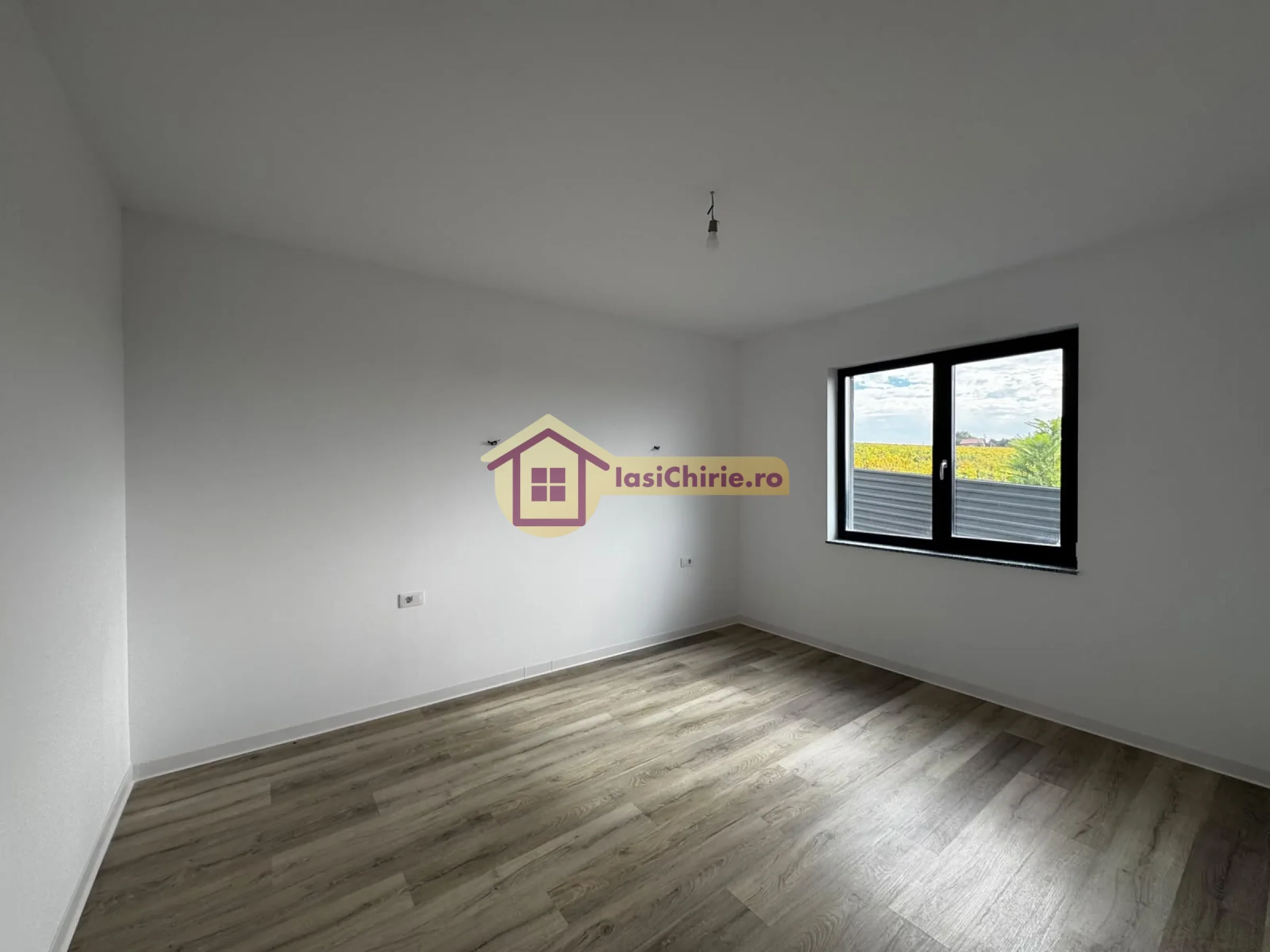 Casa de vanzare cu 5 camere in Iasi, zona Visani - Poza 16