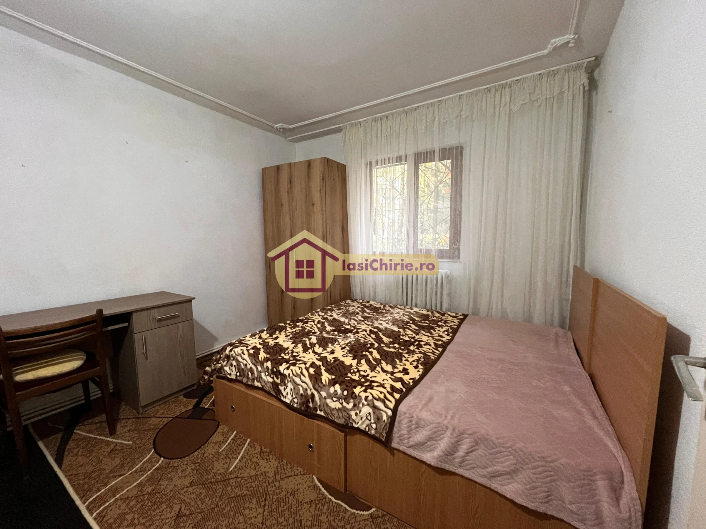 Apartament de inchiriat cu 3 camere in Iasi, de tip semidecomandat, suprafata de 56 mp, zona Dacia